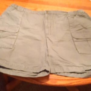 Savane Men's  Shorts; Waist 44W